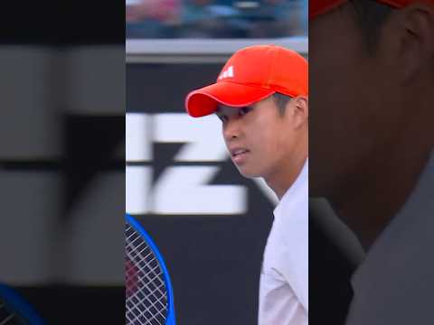 Now THAT is a drop-shot! 🤩