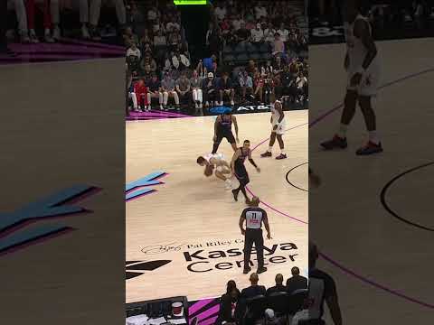 Reed dunks his cookies in milk ๐ช #rockets