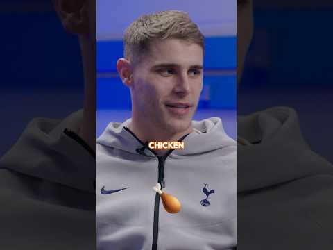 Quickfire questions with EA SPORTS FC Team of the Year nominee Micky van de Ven โก