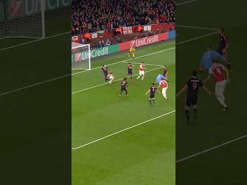 GOALKEEPER MISSES & ARSENAL SCORE!