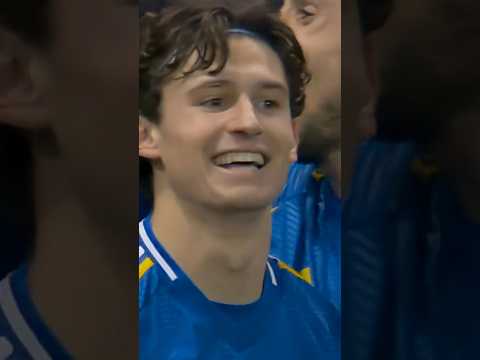 Clinical Aaronson goal off the post ā½