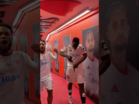 Carisma reconoce a carisma 😎➕3️⃣🇳🇬 Akor 🤝 Djene 🇹🇬 #sevillafc