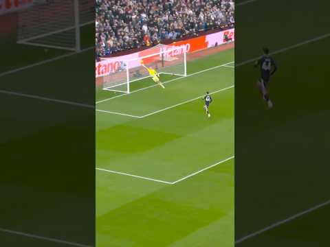 MAGNIFICENT Anton Stach free-kick beats Emi Martinez from 30 yards