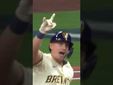 Andrew Vaughn answers right back for the Brewers π₯ #NLDS