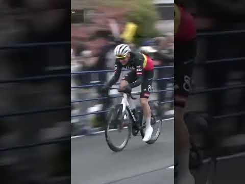 Wellens takes the big names clear! 👀