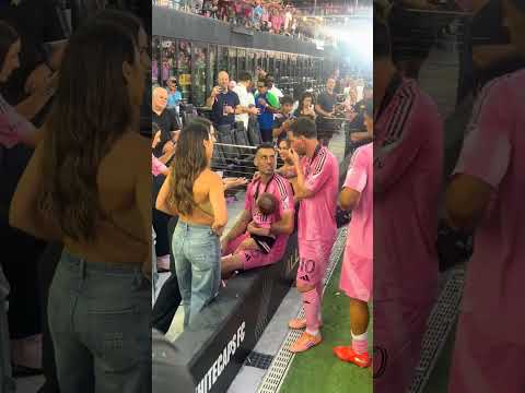 Messi, Busquets’ and Suarez’s families chatting after the MLS Cup final ❤️