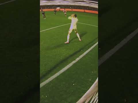 🧤🔴🔵 Dominik Greif figure logiquement dans l’équipe type de la J11 #football #shorts