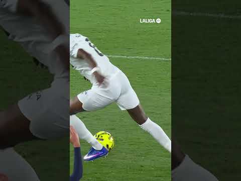 UMAR SADIQ SENTENCIA 🦇 | VALENCIA CF