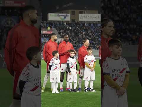 Fofana on recovery duty, one mascot at a time ๐๐ดโซ | #Shorts