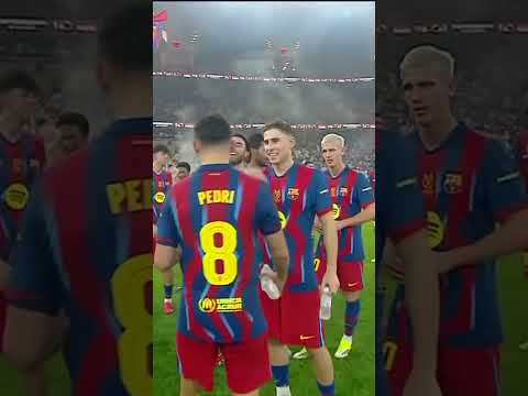 Pedri with his best assistant trophy 🏆