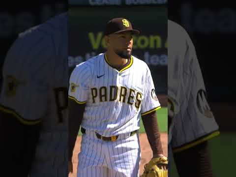 Ramón Laureano robs a home run from his former team 🤯