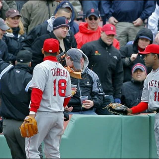 S2 Ep 14:Playoffs Week 4: Fan gets pizza in his face, WS Game 1 Recap, Kershaw reaches 200 K's