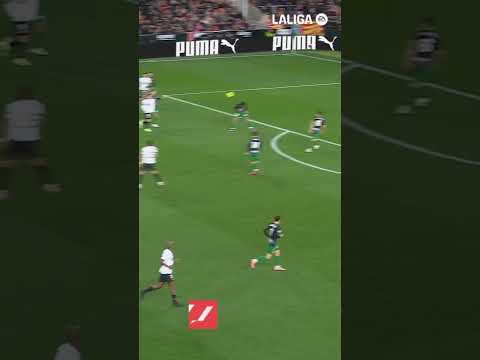 ¡Muy cerca el tiro de Pepelu!