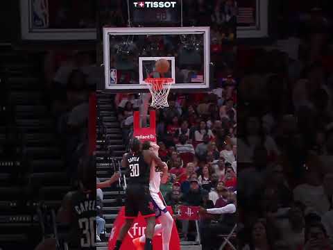 Behind your head, Reed?! ๐คฏ #rockets