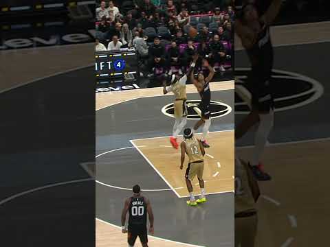 Oso with the two-hand jam! #shorts | Phoenix Suns