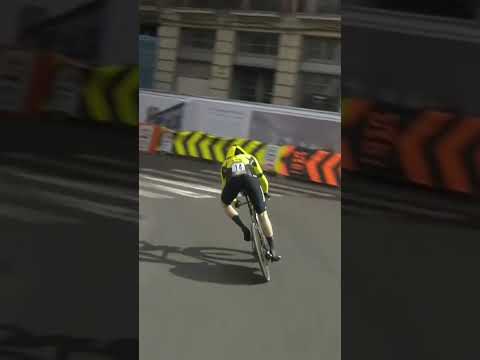 Careful, Matteo 🙈 Matteo Jorgenson has a brief scare as he navigates La Vuelta’s TT.