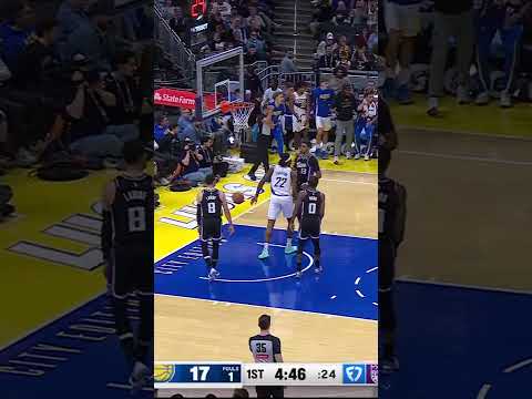 Garrison Mathews with the Four-Point Play‼️