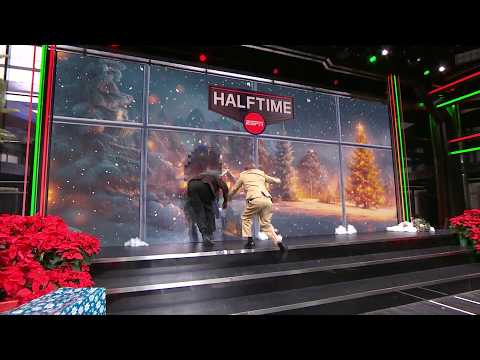 Shaq beats Kenny to the board and runs through the wall π | NBA Tip-Off