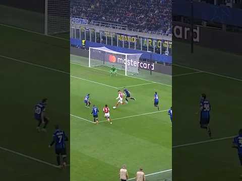 KAI HAVERTZ FORCES A SUPER SAVE!