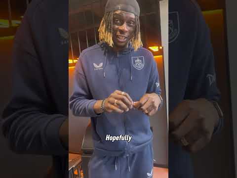 Lesley Ugochukwu opens 3 @Topps packs to try and find a Burnley Player 👀 #Football #Topps