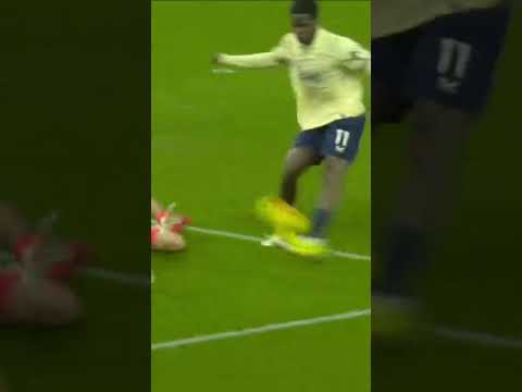 Everton snatch victory at Villa Park 🔥